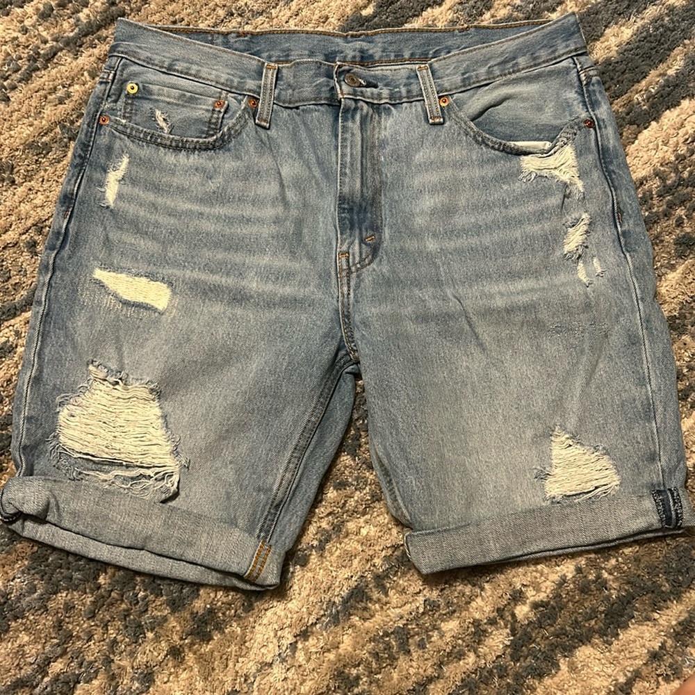 Men’s Size 38 Levi’s Shorts Worn by Women Size 16